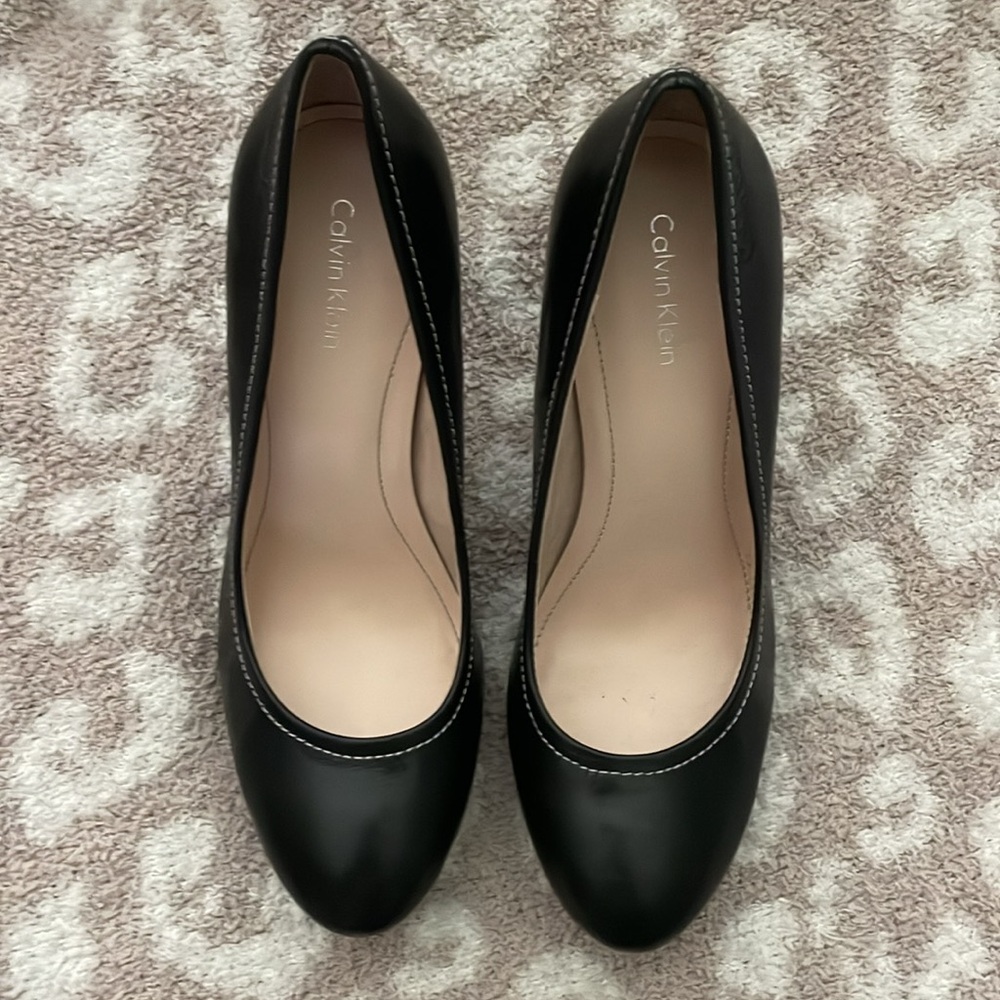 Calvin Klein platform heels - Picture 2 of 4